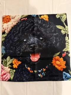 黒トイプードルプリントクッションカバー〔新品未使用〕