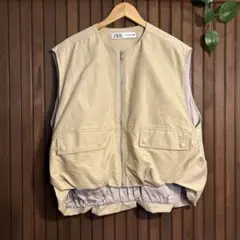 ZARA ベージュ ジップアップベスト USAサイズのM-L