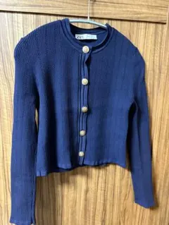 ZARAゴールドボタンニットカーディガン