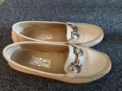 Salvatore Ferragamo フェラガモ ローファー　ガンチーニのサムネイル