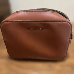 CHARLES & KEITH ブラウンレザーポーチ
