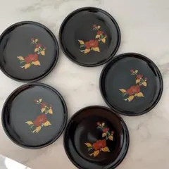黒い茶托 5枚セット 赤い花の装飾　お皿　天然木加工品