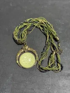 ヴィンテージvintage古金美＋緑系ガラスビーズと樹脂ネックレス（年数経過品）