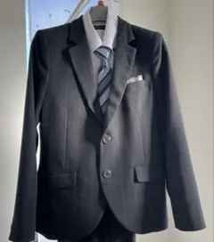 ヒロミチナカノ　フォーマルスーツ 濃いグレーのストライプ 150cm