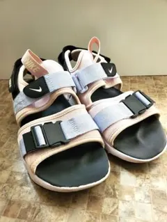 NIKE スポーツサンダル パステルカラーのサムネイル
