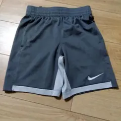 ナイキ ハーフパンツ グレー S（130-140）