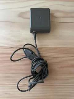 純正　DS lite 専用 ACアダプター 充電器 USG-002