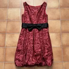 プチローブ　赤色 花柄 膝丈ドレス 黒いリボン付き