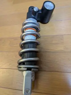 リアショック