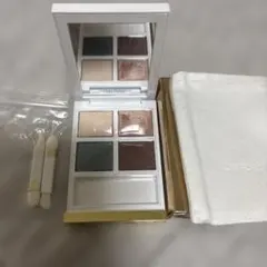 TOM FORD ソレイユ アイ カラー クォード 01 エメラルドダスクのサムネイル