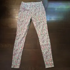 ユニクロ 　花柄 スキニージパンツ ストレッチ サイズS