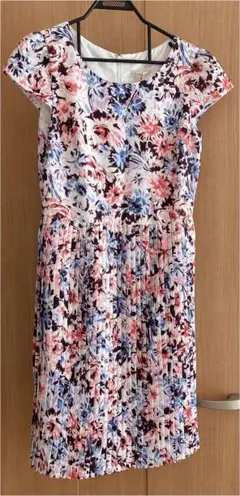 未使用品　レストローズ　花柄ワンピース