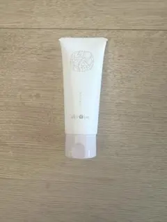 アキュライズ　優スクラブ 洗顔料 80gゼラニウム