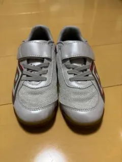 UMBRO フットサルシューズ ホワイトレッド 19cm