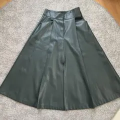 ZARA 合成皮革 フレアスカート　XS