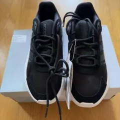 新品未使用　レディース　adidas スニーカー　サイズ23センチのサムネイル