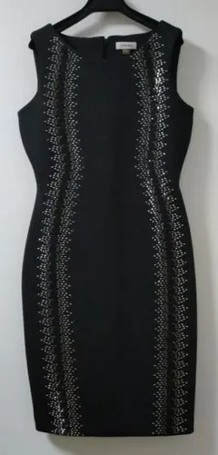 Calvin Klein ボンディングラインストーン付きノースリーブワンピース