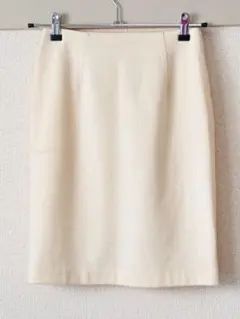 白タイトスカート