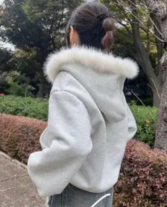 SHEIN ファー付きジップアップパーカー