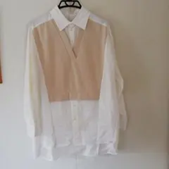 【新品】BouJeloudホワイト・ベージュ Vネックシャツ 長袖(値下げのサムネイル