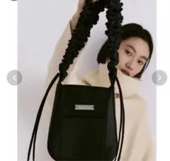 ショルダー　ブラック　　un/neu