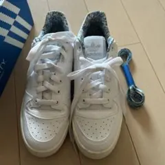 アディダス スタンスミス リバティ