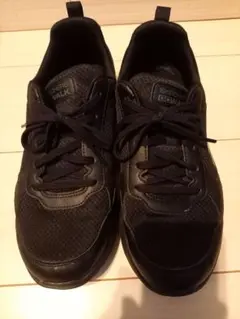 美品スケッチャーズ26センチレディースメンズスニーカージョギングシューズ