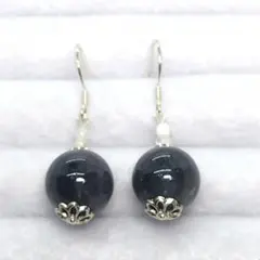 【繁栄と守護の象徴】翡翠 揺れるフックピアス-266