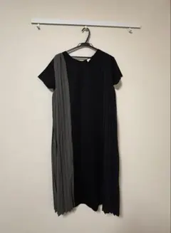 美品　MELI INVARIANT 半袖カットソーワンピース ブラック/グレーのサムネイル