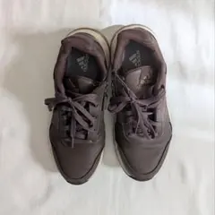 adidas スニーカー ブラウン レディース