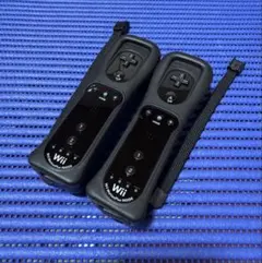 wiiリモコンプラス ブラック＆ブラックカバーストラップ付 清掃・除菌済みセット