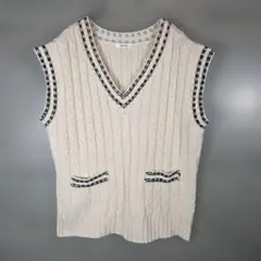 INGNI（イング）　Vネック ケーブル編み ニットベスト（チルデンベスト）