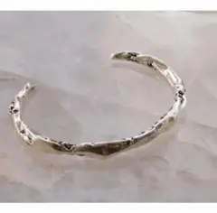 accessories mau シルバーバングル(石:ホワイトバッファロー) - メルカリ