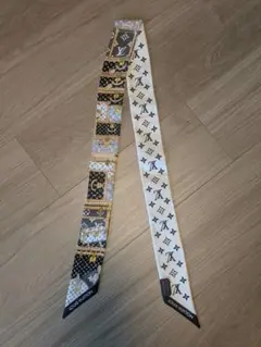 ルイヴィトン バンドー BB アルティメット スカーフ モノグラム