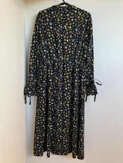 【美品】earth music&ecology 花柄　長袖　ワンピース