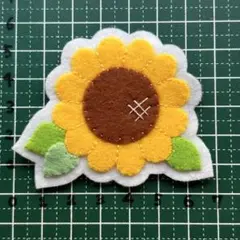 ハンドメイド フェルト ワッペン タンポポ - メルカリ