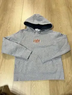 NIKEレディース服 プルオーバーパーカーMサイズ