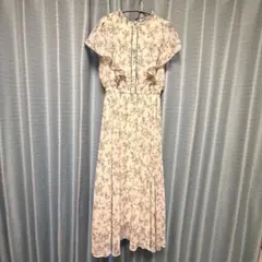 花柄フリル袖ワンピースのサムネイル
