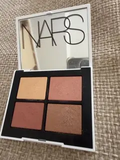 NARS ライトリフレクティング クワッドアイシャドウ 03176 数回使用のサムネイル