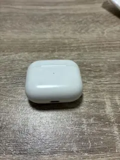 Apple AirPods 第3世代 充電ケース付き 本体のサムネイル