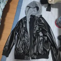 ブラック合成皮革ジップアップジャケット