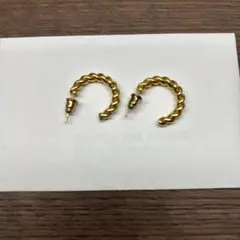 ゴールドツイストフープピアス 中型