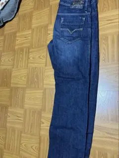 Diesel ダークブルースリムフィットデニム