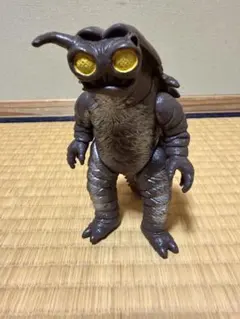 ウルトラ怪獣 キーラ BANDAI 1987年 キーラ of ウルトラ怪獣.com