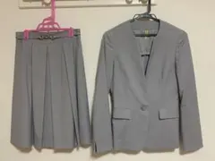 THE SUIT COMPANY スカートスーツ上下　グレー春夏用36号のサムネイル