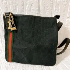 【美品】グッチ　GUCCI　ショルダーバッグ　GGキャンバス　チャーム