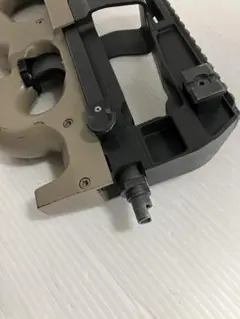 マルイＰ90電動ガン TAN塗装カスタム　ダットサイト搭載可能２０ｍｍレール付き