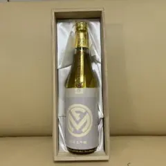 フランクミュラー金箔入り特製限定日本酒 720ml FRANCK MULLER”金箔入純米大吟醸” 限定発売 – GINZA SIX | GSIX