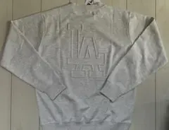 新品　 Mサイズ　MLB ドジャーストレーナー エンボス加工
