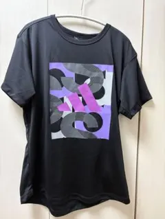 adidasライフスタイル グラフィック半袖Tシャツ JP0011